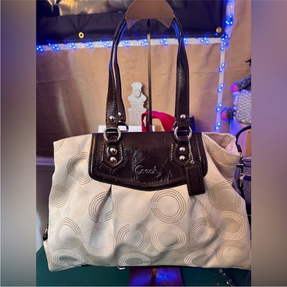 Coach Cream and Brown Shoulder Bag - Picture 3 of 7